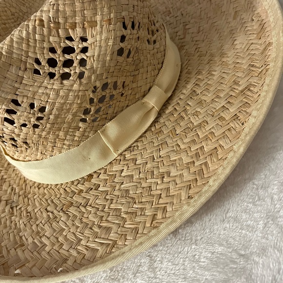 Tall straw hat - Picture 3 of 6